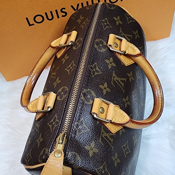 Authentic Louis Vuitton Speedy 25 - Picture 3 of 16